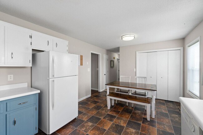 Building Photo - 524 Gainey Dr