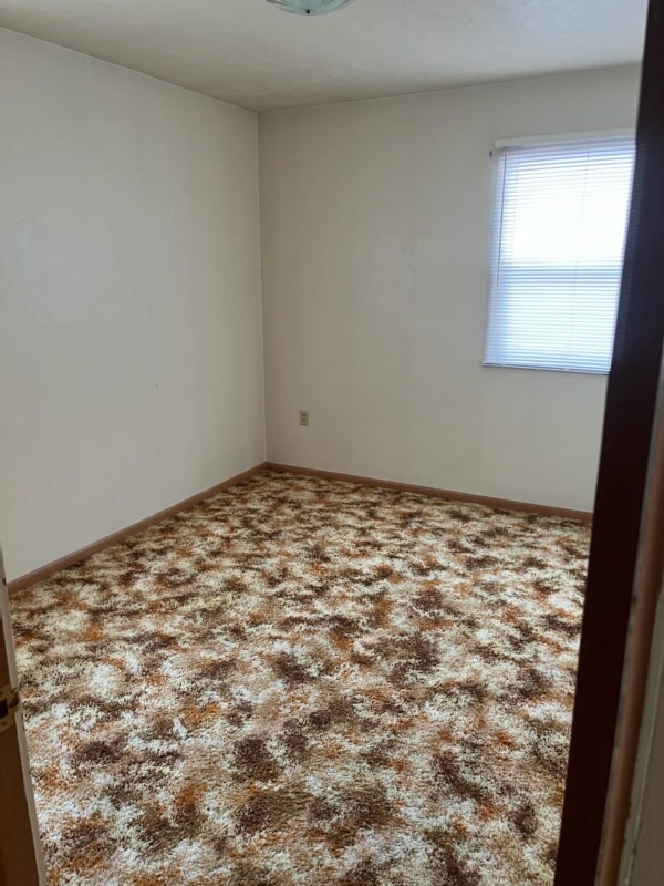 Building Photo - 707 12th St W