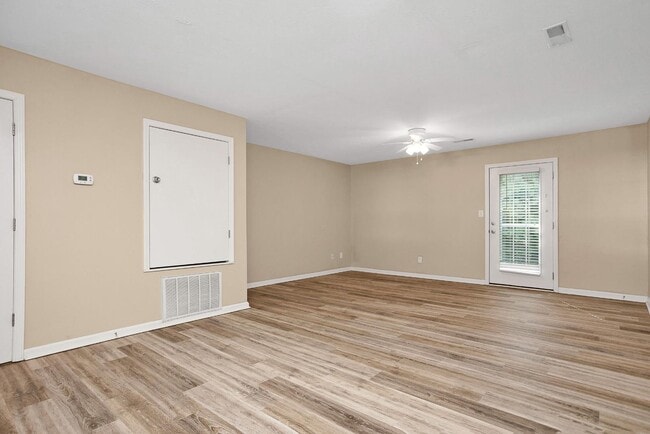 Building Photo - 6622 S Wilson Rd