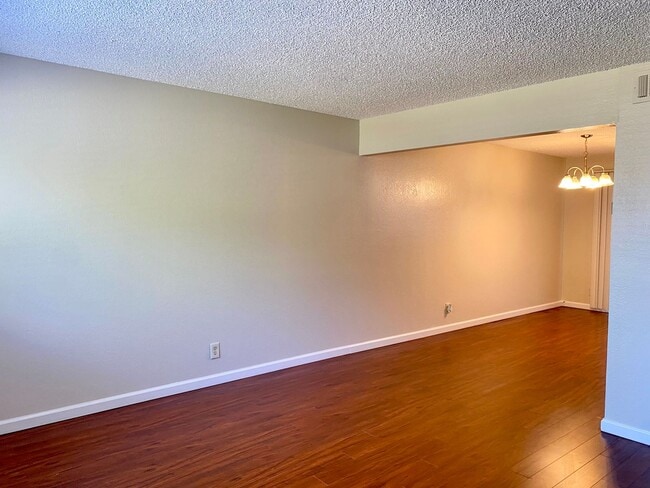 Building Photo - COMING SOON! $2790 - GORGEOUS 2 BEDROOM TOWNHOUSE IN PARKMONT AREA OF CENTRAL FREMONT