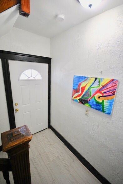 Building Photo - 15 Cawfield St