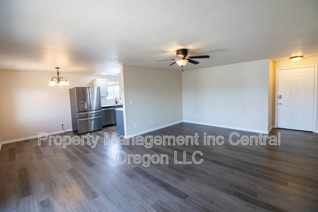 Building Photo - 2827 SW Pumice Ave