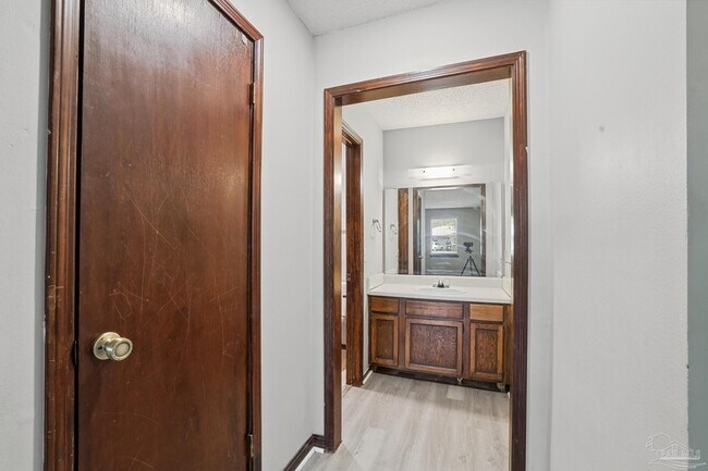 Building Photo - 455 Stara Cir