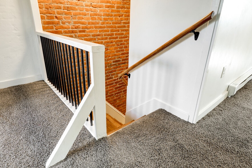 Attic Bedroom - 652 Columbia Ave