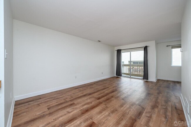 Building Photo - 2902 Madaline Dr