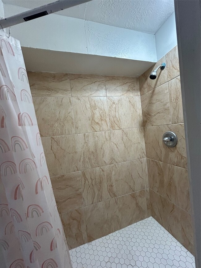 Building Photo - 17718 Surreywest Ln