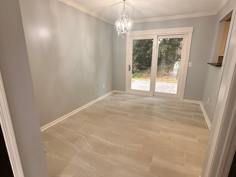 Building Photo - 1424 Springleaf Cir SE