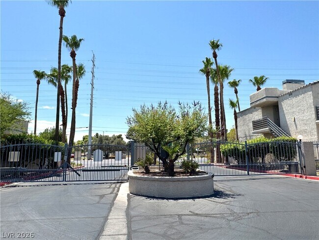 Building Photo - 6250 W Flamingo Rd