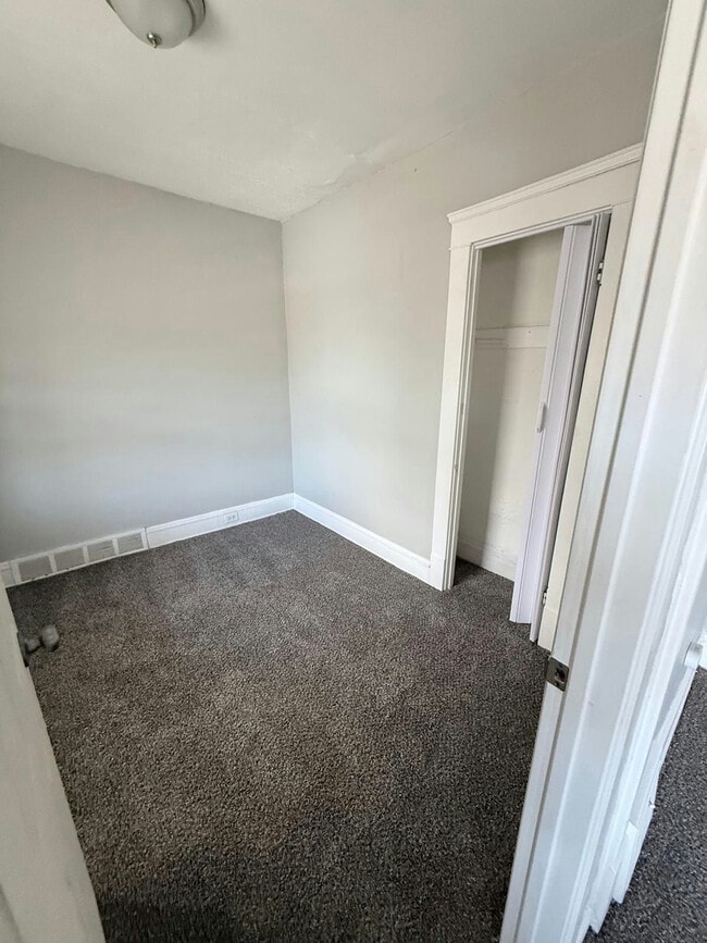 Building Photo - 934 Alhambra Rd