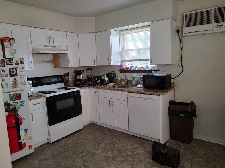 Primary Photo - 106 Haines Ave