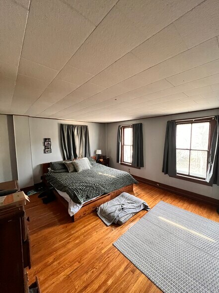 Building Photo - 29 Forest Pl