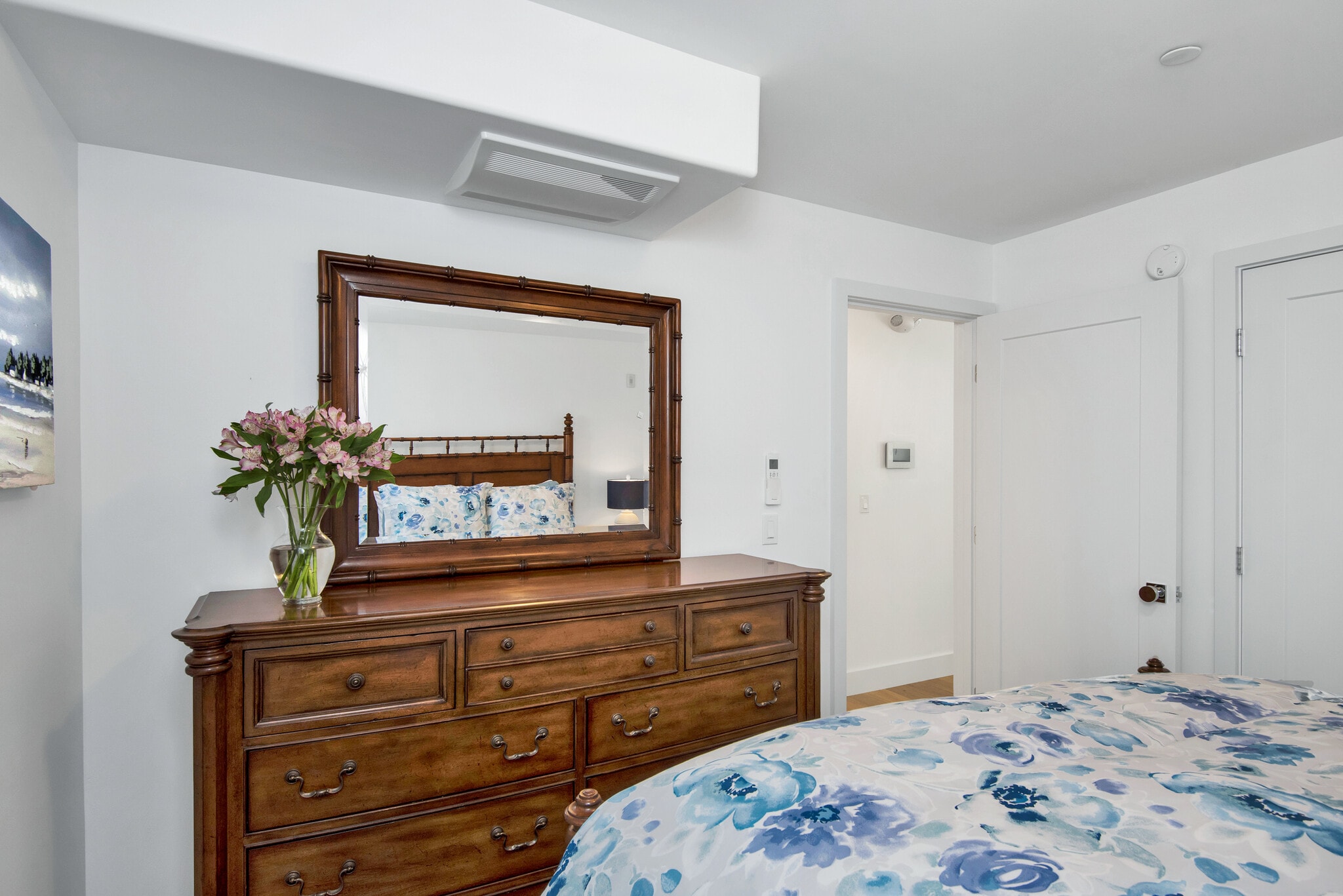 Building Photo - 48 Wilmot St