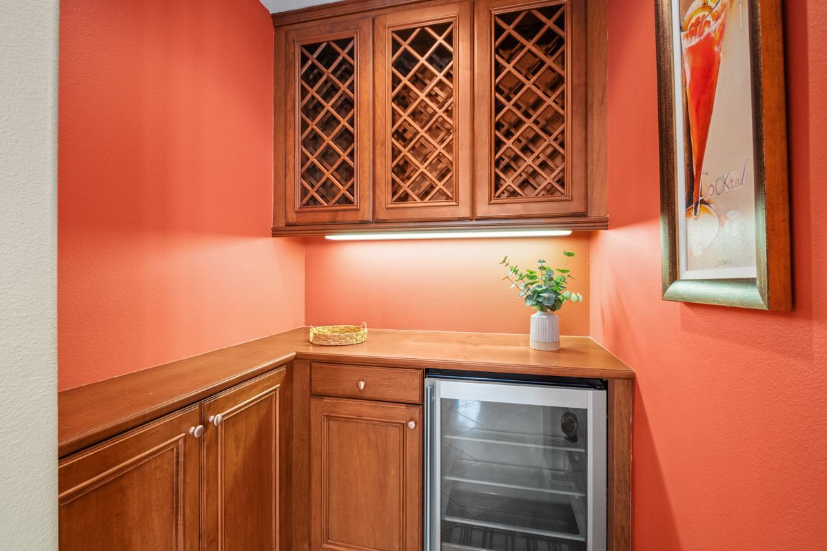 Building Photo - 16618 Honeybee Dr