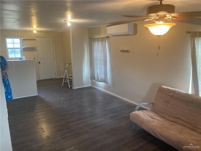 Building Photo - 9919 Villa Dr