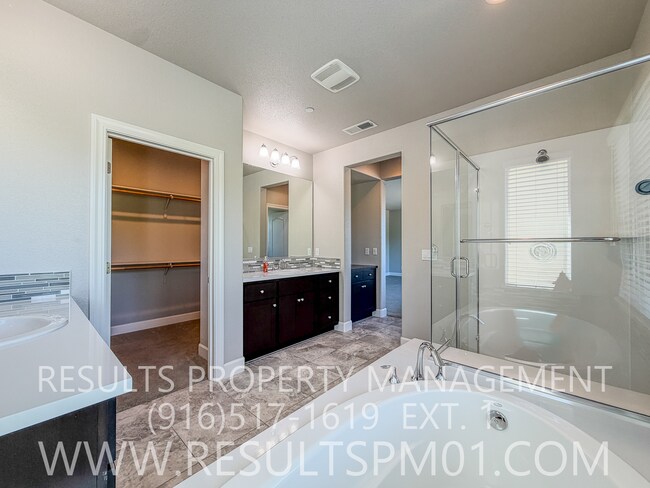 Building Photo - Beautiful Spacious El Dorado Hills Home in gated community