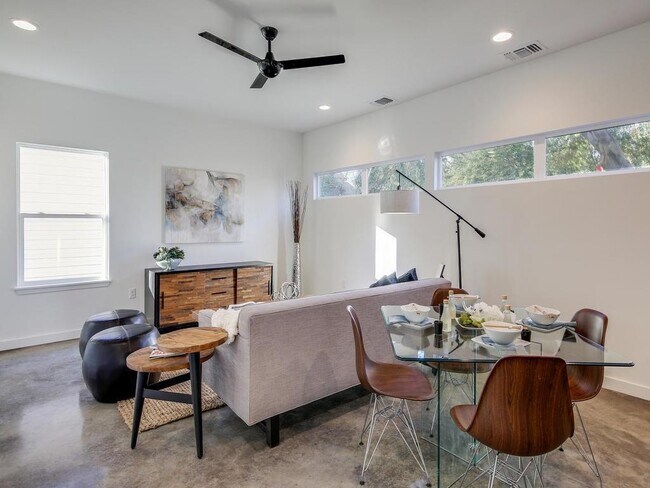 Building Photo - 5600 William Holland Ave