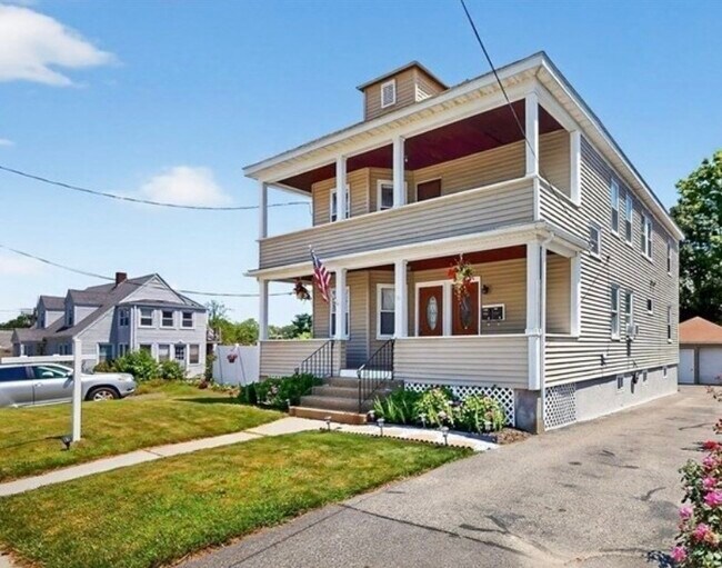 Primary Photo - 1274 Washington St