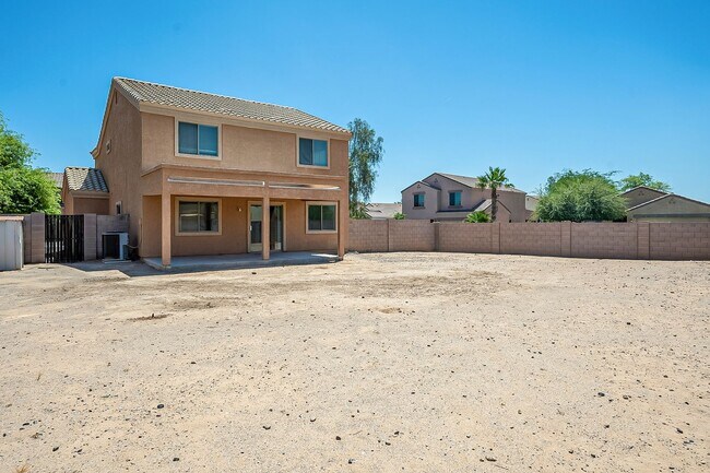 Building Photo - 4 Bedroom home for rent