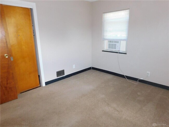 Building Photo - 600 Hadley Ave