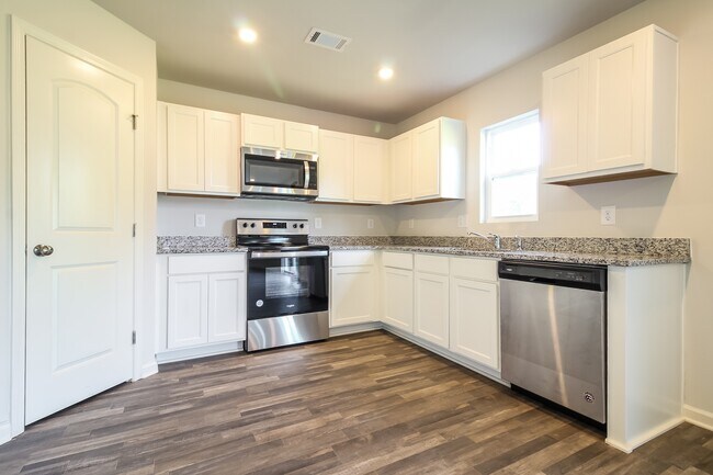 Building Photo - 662 Tacoma Trl