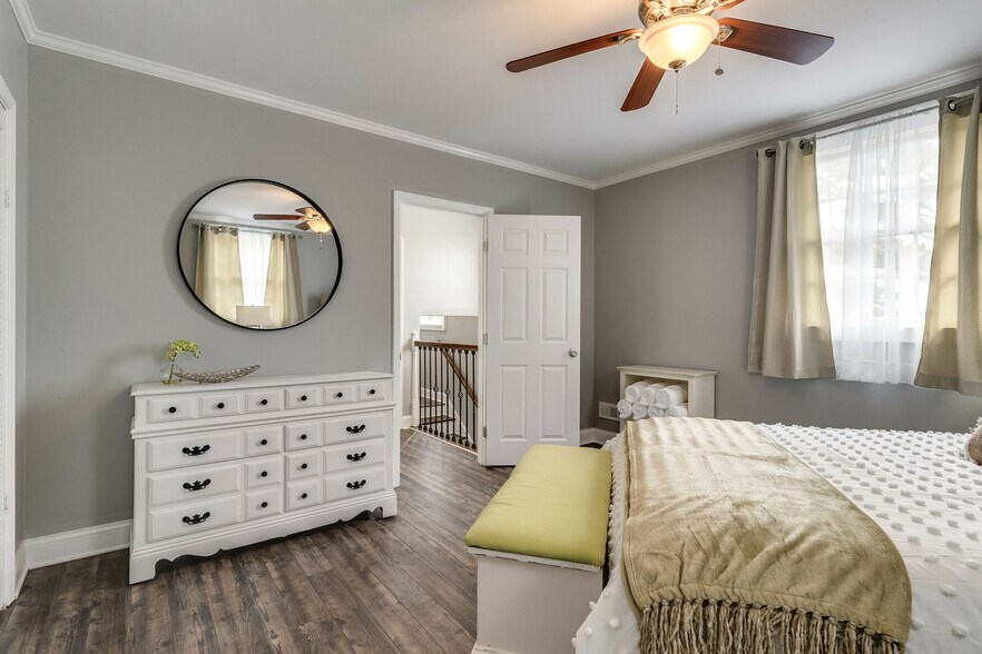 Building Photo - 121 Dennis Rd