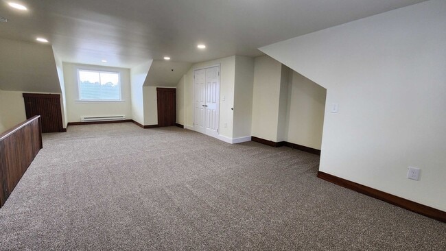 Building Photo - Now showing! Updated 4BR  1 bath house!