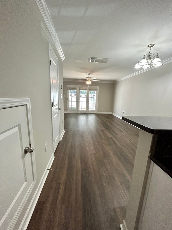 Building Photo - 1215 Green Oaks Ln