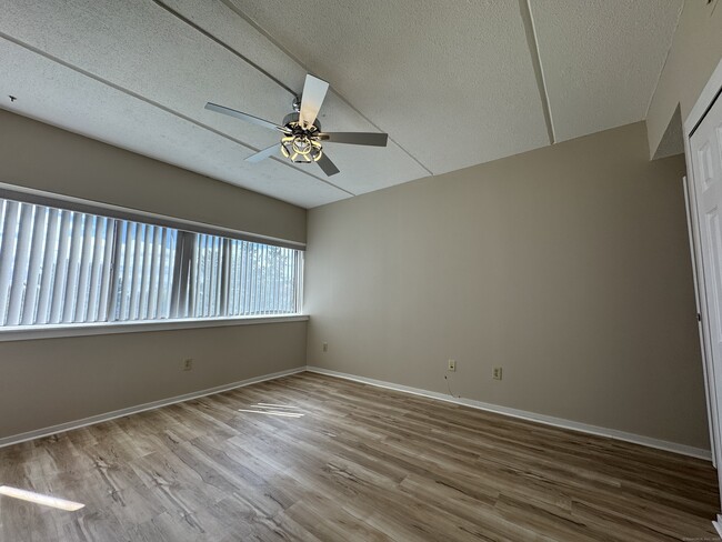 Building Photo - 85 Viscount Dr