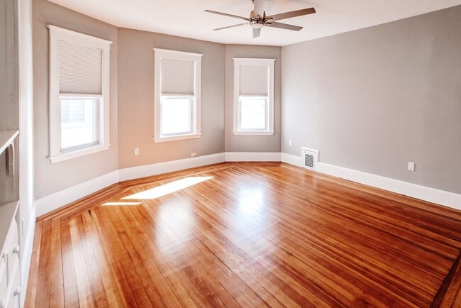 Building Photo - 177 Minot St
