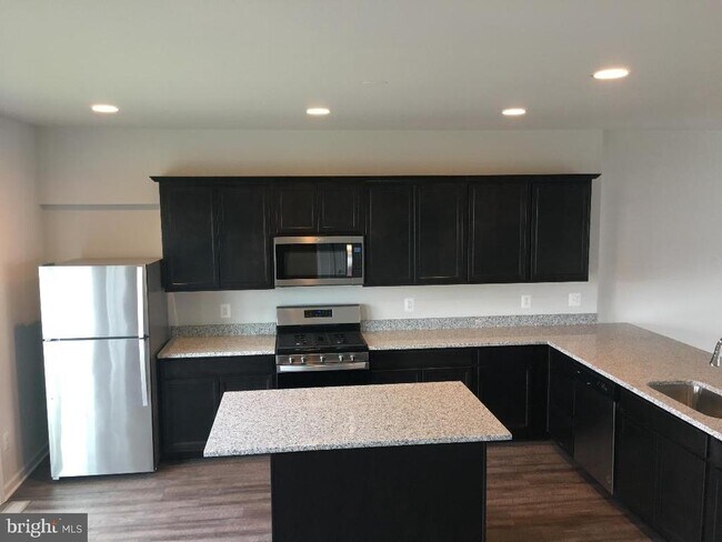 Building Photo - 145 Jewel Box Dr