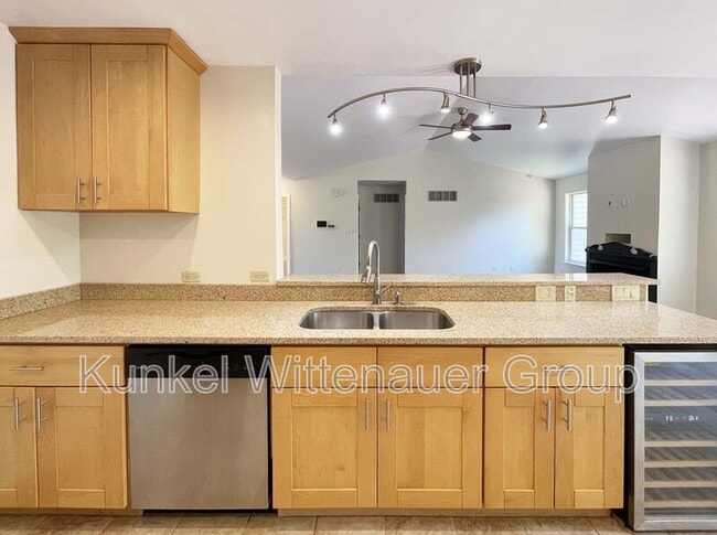 Building Photo - 2746 Brookrun Dr