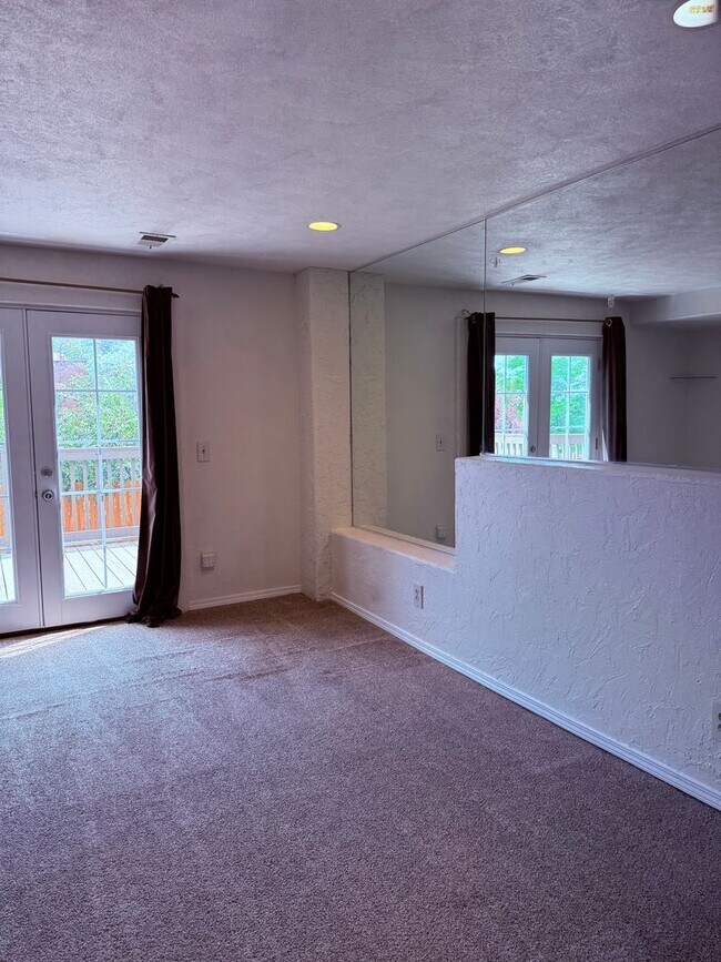 Building Photo - Fabulous 3br 2ba home in foothills of Golden