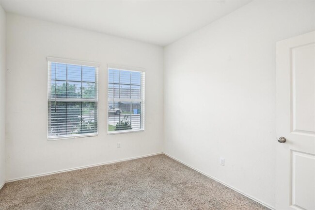 Building Photo - 13612 Buckalew St