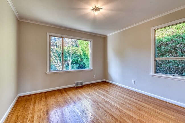 Building Photo - Magnolia Home