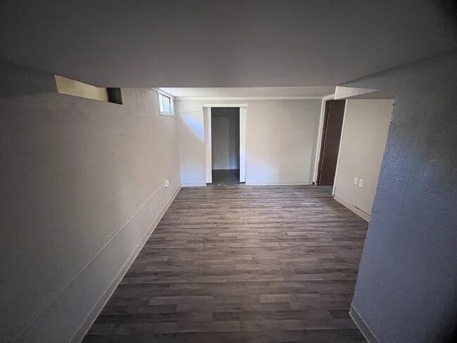 Building Photo - 724 Silver St