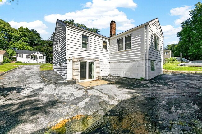 Building Photo - 10066 Dorothy Ave