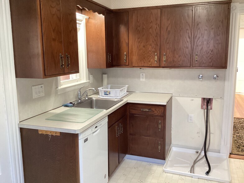 Building Photo - 18 Rockland St