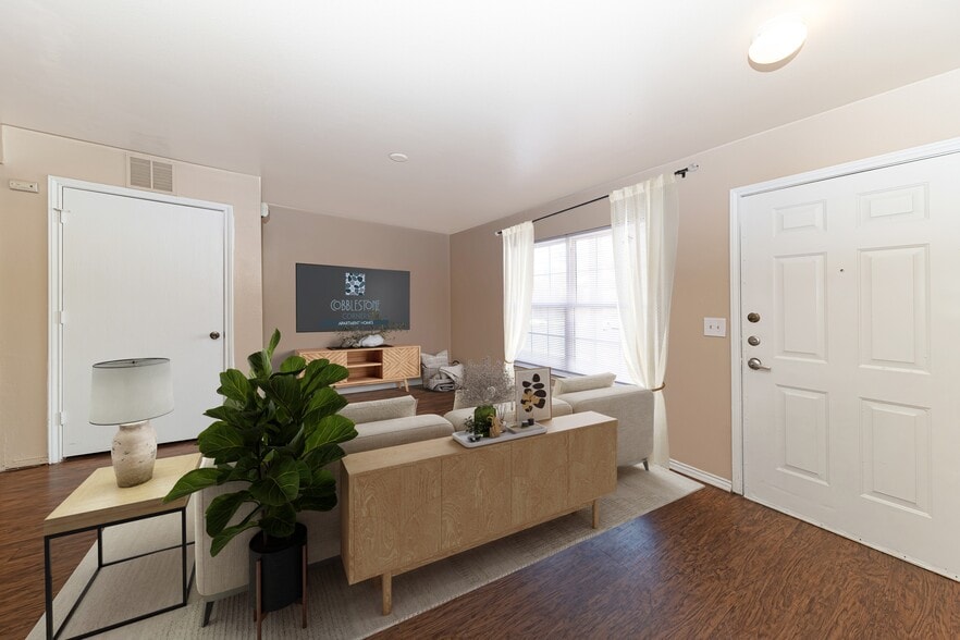 Building Photo - Cobblestone Corners