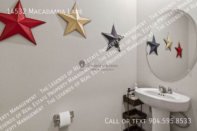 Building Photo - 14532 Macadamia Ln