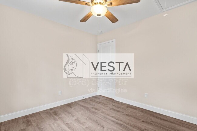 Building Photo - 2506 Turnpike Rd