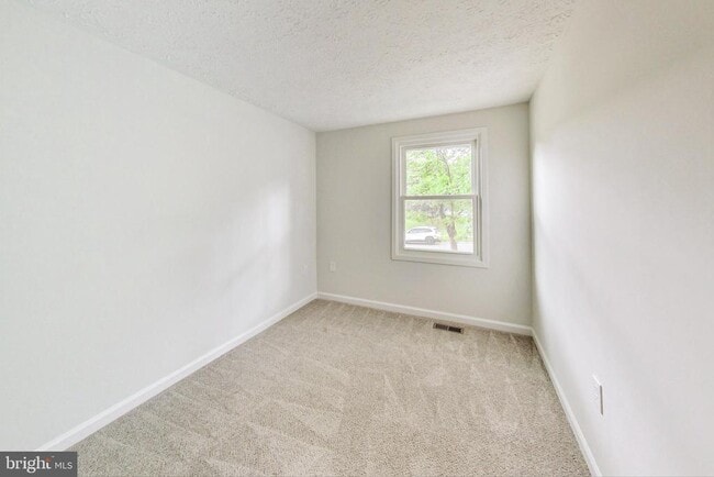 Building Photo - 6307 Willow Way