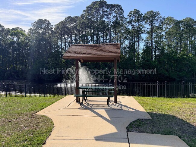 Building Photo - 1063 Collinswood Dr W