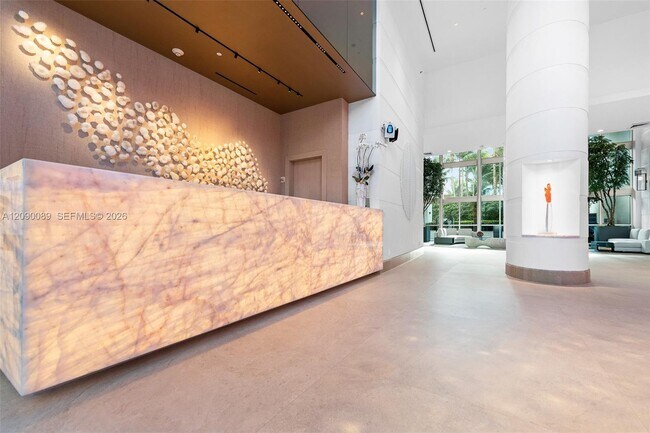Building Photo - 5959 Collins Ave