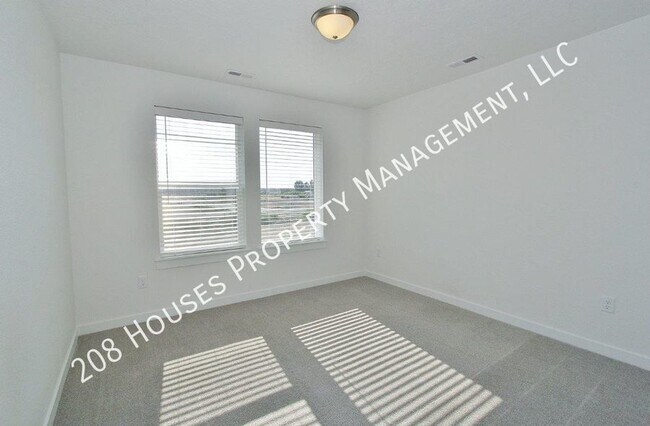 Building Photo - Modern townhouse in a Cozy Community. 50% ...