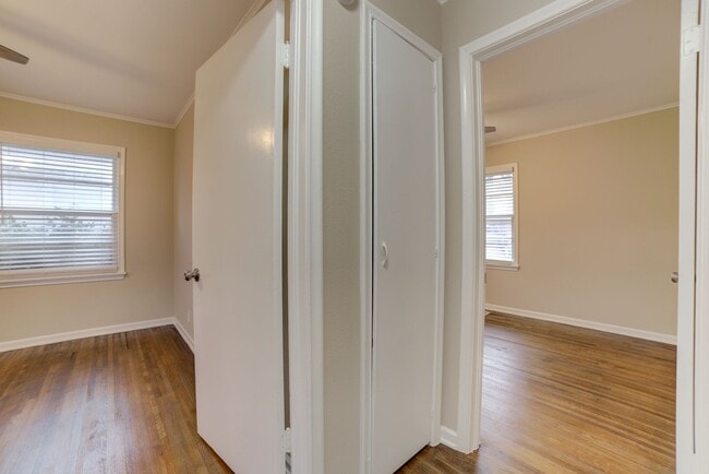 Building Photo - 2 Bed | 1 Bath