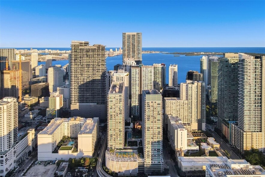 Building Photo - 1111 SW 1st Ave