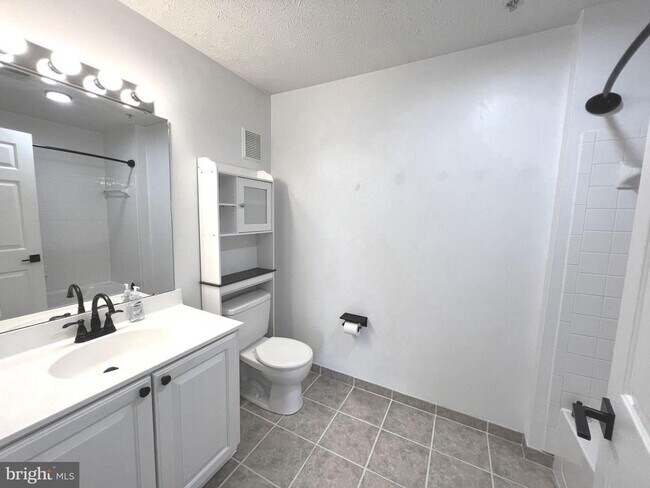 Building Photo - 2402 Autumn Harvest Ct