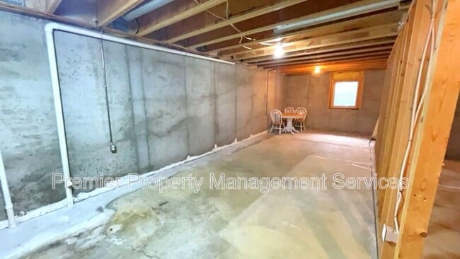 Building Photo - 4041 Pine Cove Rd