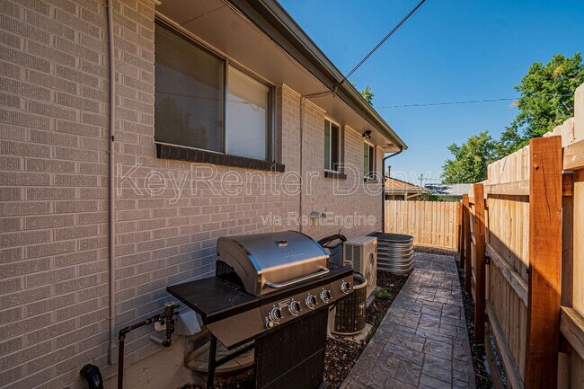 Building Photo - 6636 Depew St