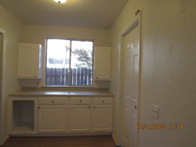 Building Photo - 15308 Medella Cir